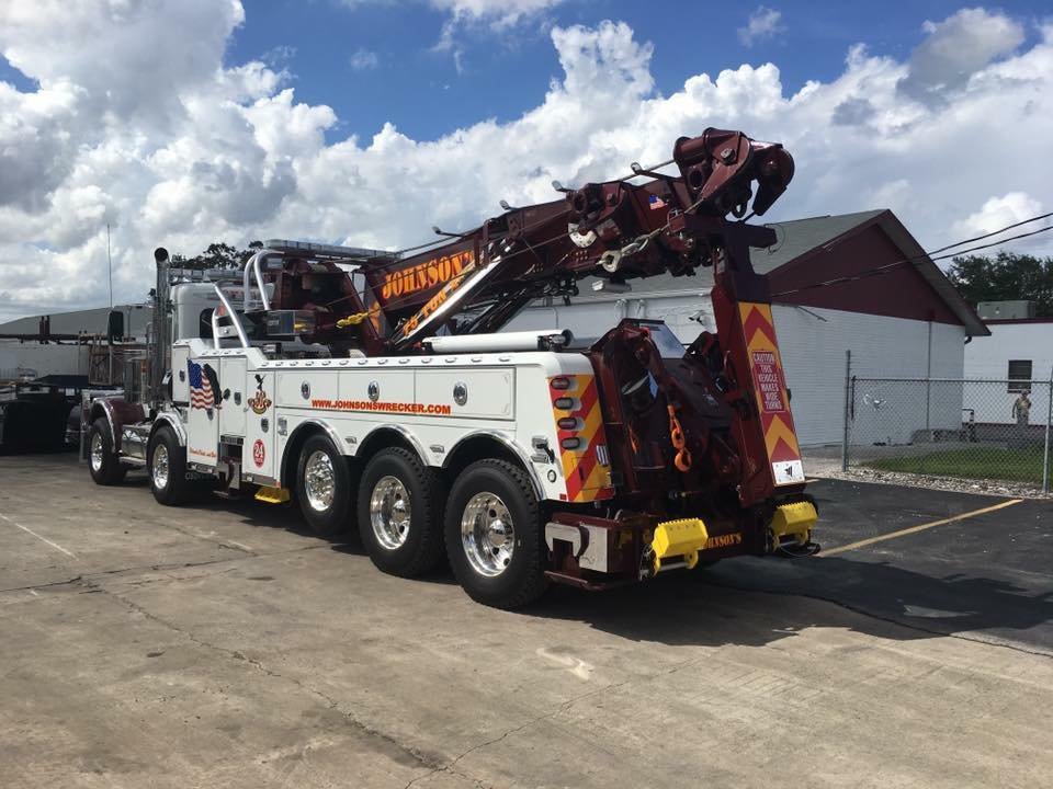 johnsons wrecker service heavy towing 22196290 1694732570569238 61661263104615376 n