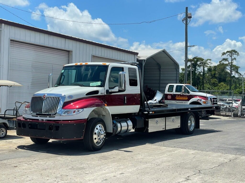 johnsons wrecker service light towing 228266754 5943359672373152 8717058905577294839 n