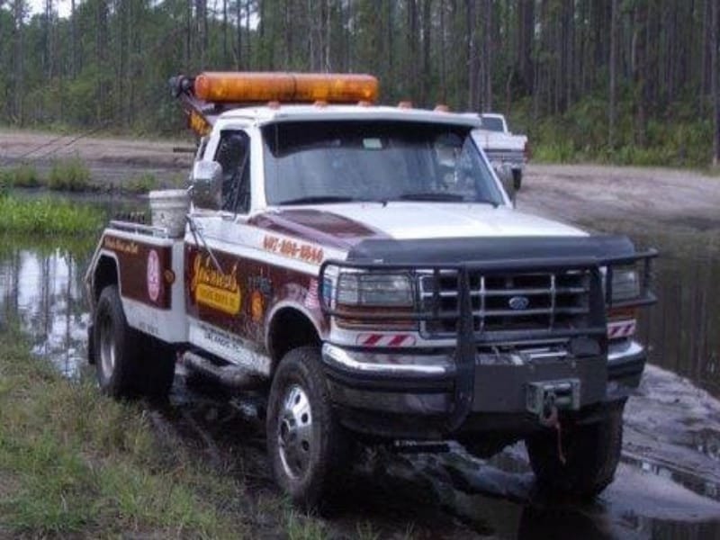 Johnsons roadside assistance service